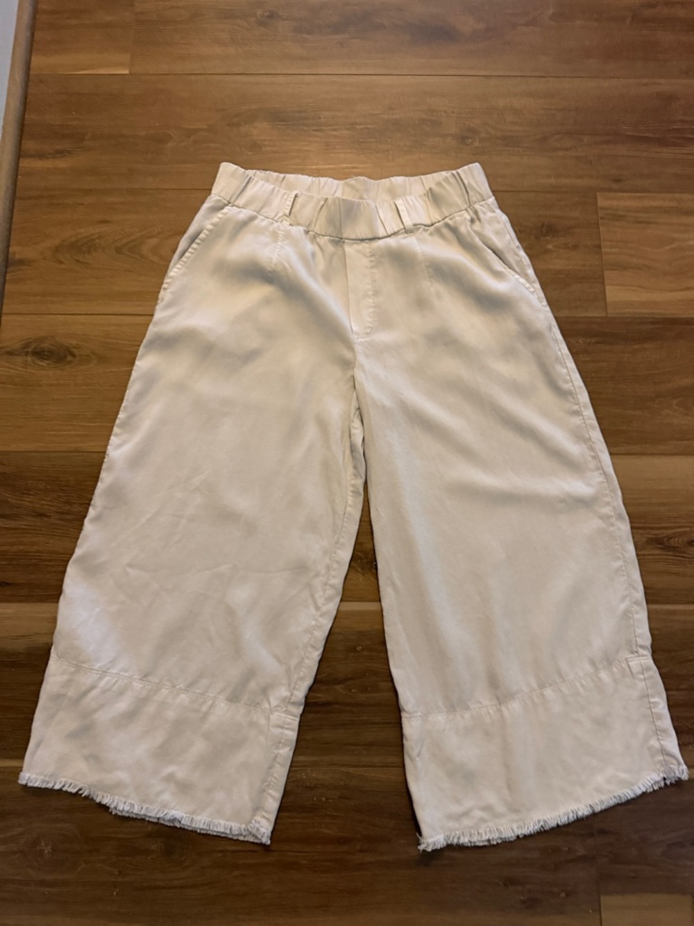 Cloth & Stone Off White Wide Leg Crop Pants size small 100% tencel